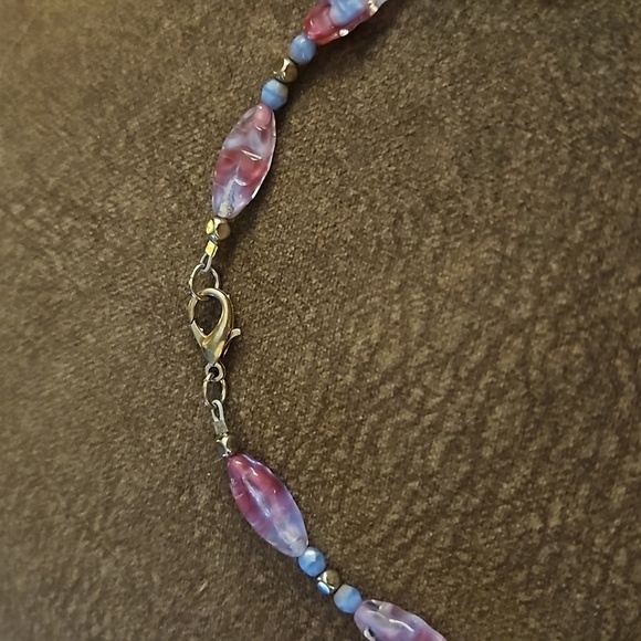 HANDMADE Cute Elephant Pendant Czech Glass Beaded Necklace Host Pick - Picture 6 of 6